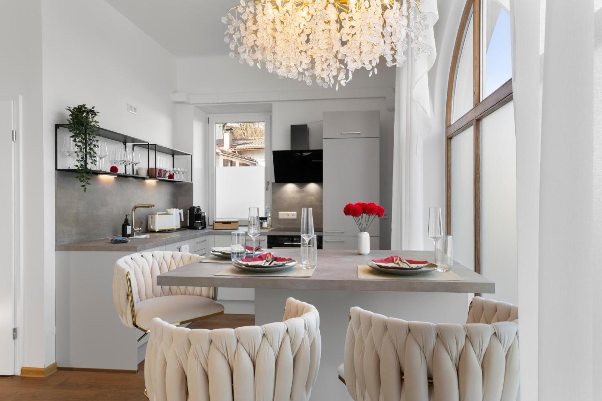 Apartment Boutique-apartment Liebelei Miesbach, Zentral, Terrasse, Parkplatz *